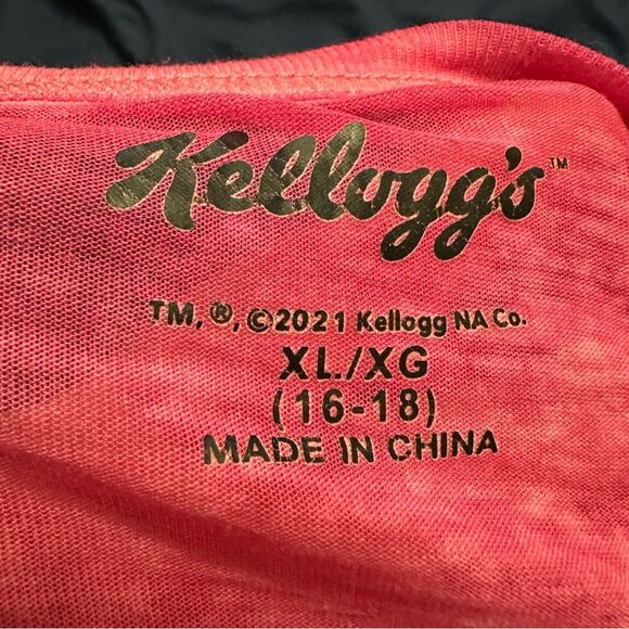 Kellogg's Pop-Tarts Pink Graphic T-Shirt - Picture 2 of 7